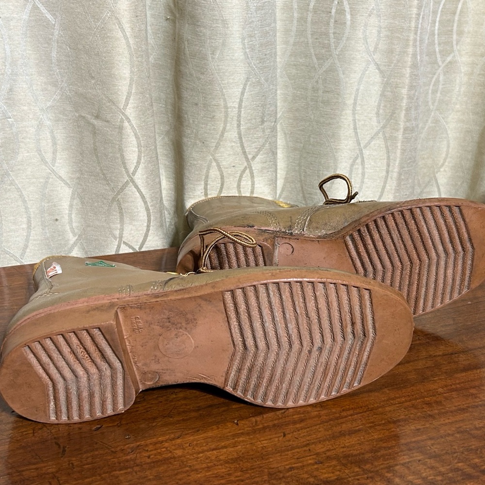 Steel Toe Work Boots CSI patch’s Tan Leather
Good Used Condition Size 9 - Picture 7 of 12